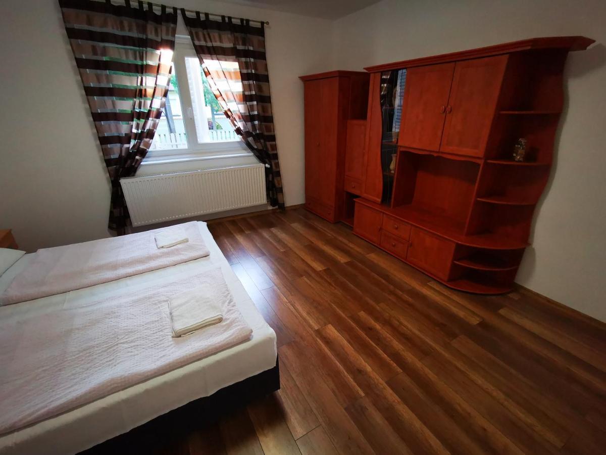 Mate Apartman Gyula Eksteriør bilde