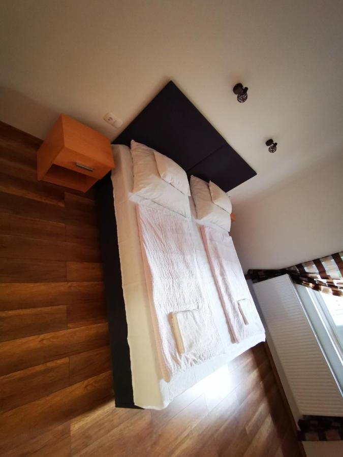 Mate Apartman Gyula Eksteriør bilde